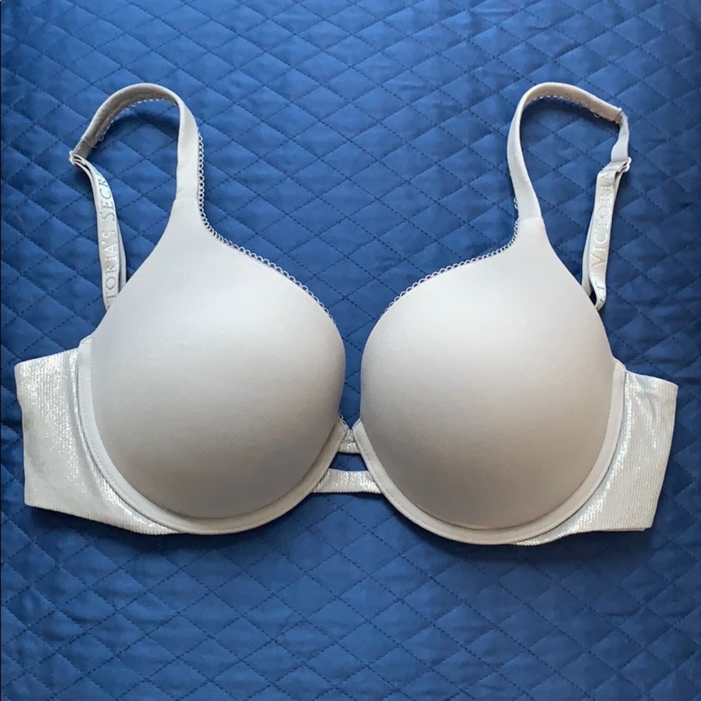 New without Tags Victoria Secret Bra